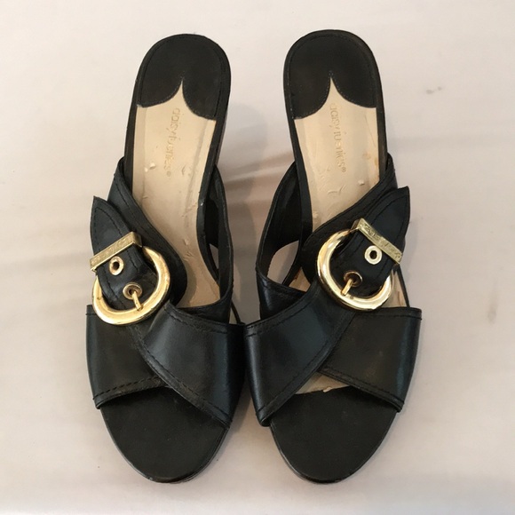 Daisy Fuentes size 10 black leather wedges gold buckle wicker heel - Picture 1 of 16